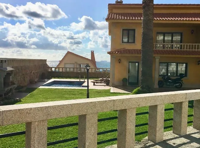 Casa Con Piscina Junto Al Mar